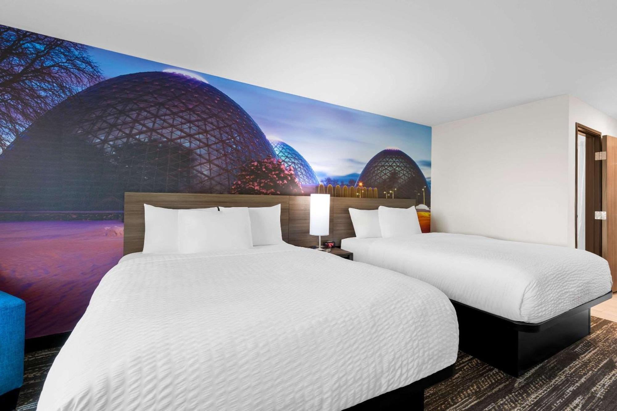 Hotel Clarion Pointe Milwaukee Esterno foto