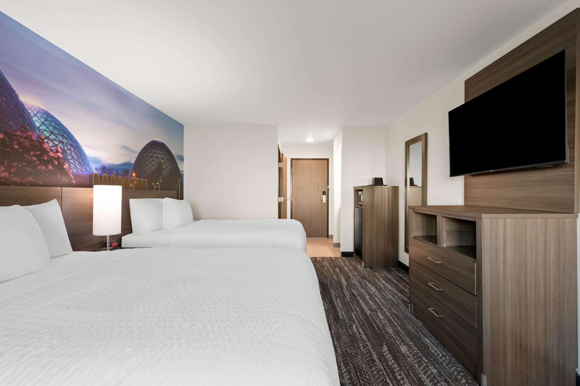 Hotel Clarion Pointe Milwaukee Esterno foto