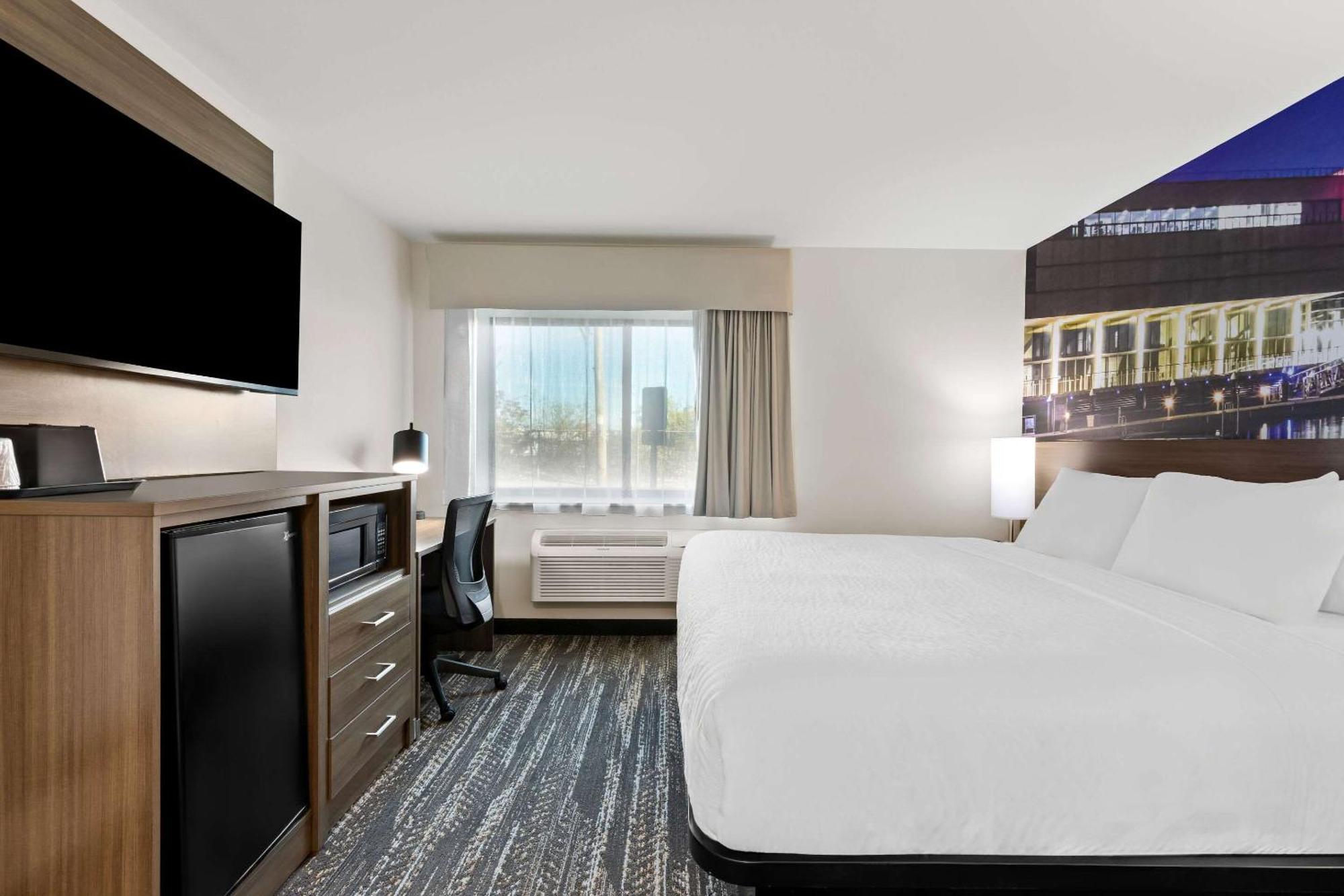Hotel Clarion Pointe Milwaukee Esterno foto