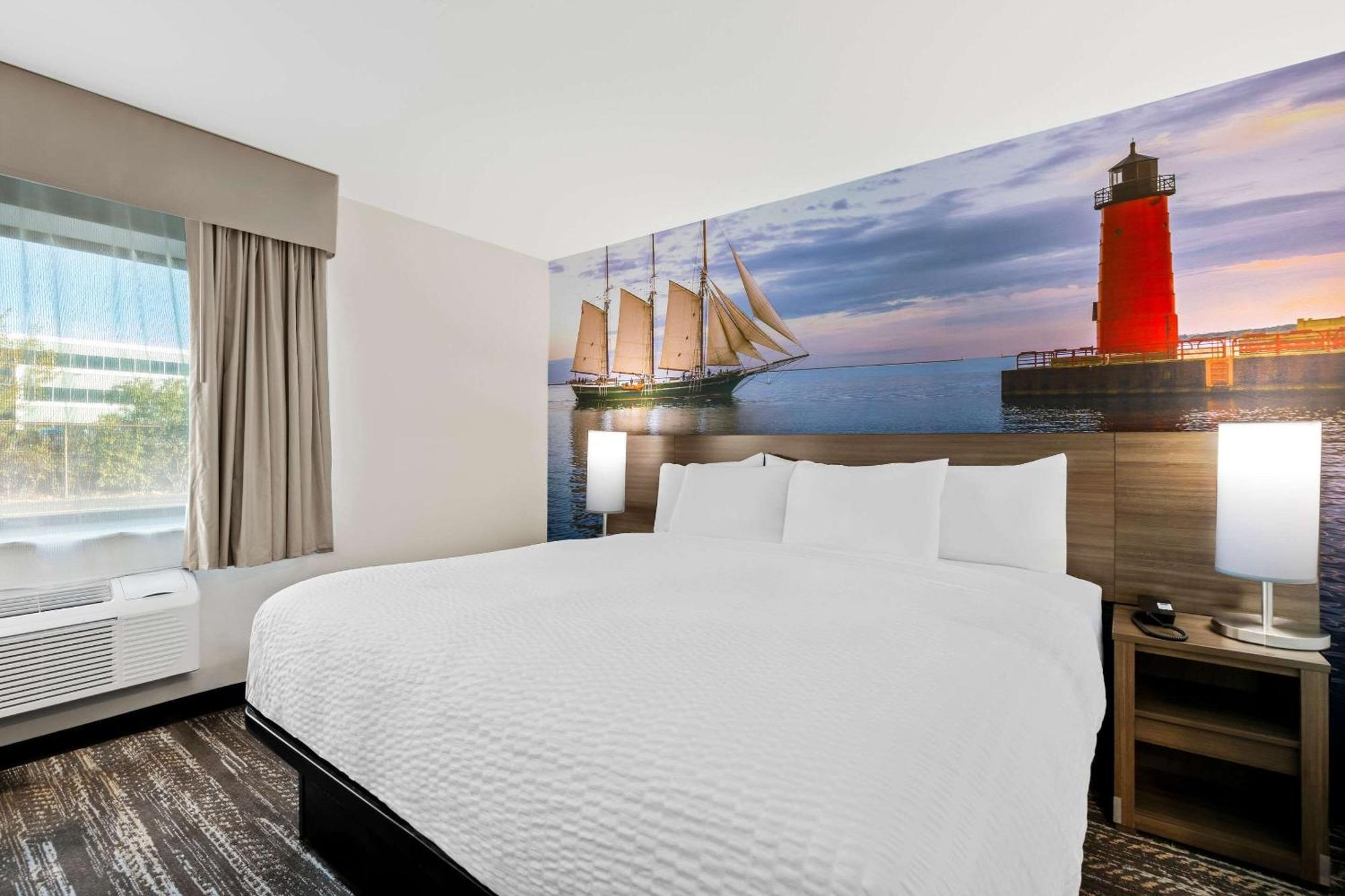 Hotel Clarion Pointe Milwaukee Esterno foto